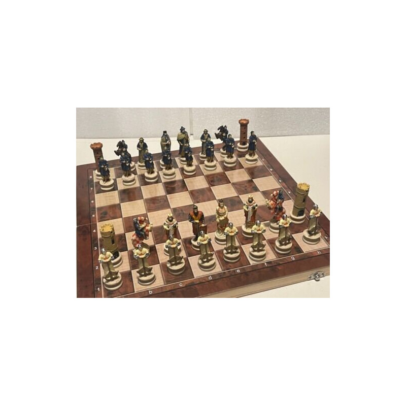 Crusaders Chess Set With Wooden Board