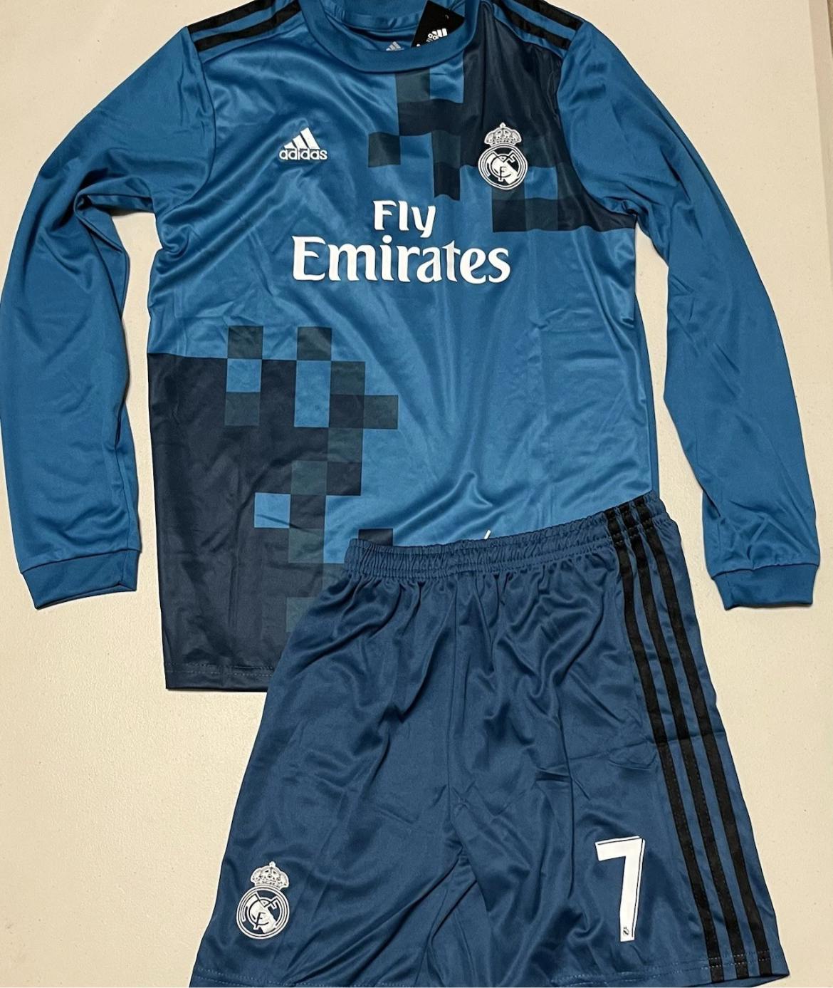 RONALDO REAL MADRID AQUA RETRO LONG SLEEVE KIDS SET