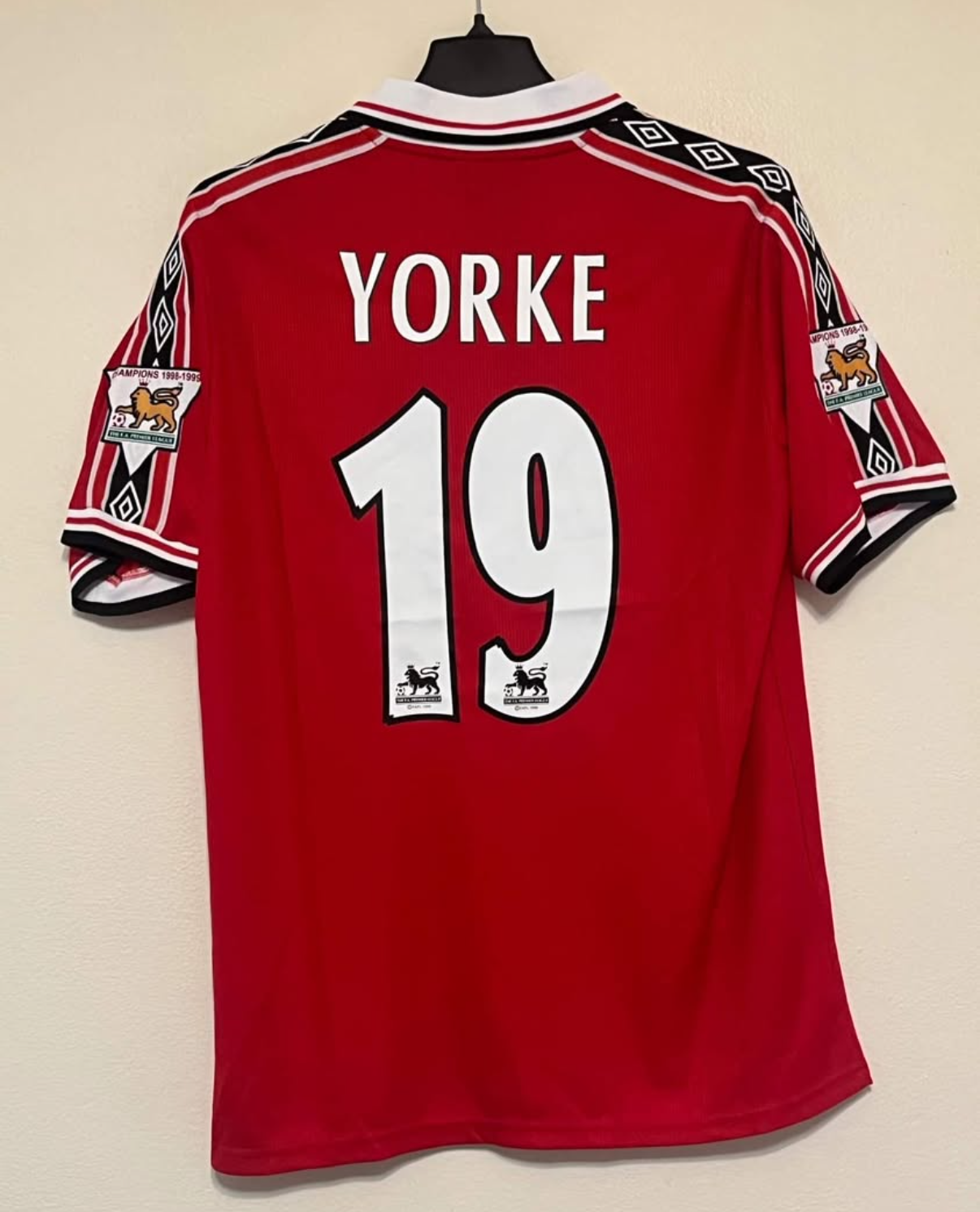 DWIGHT YORKE MAN U 98/99 RETRO JERSEY