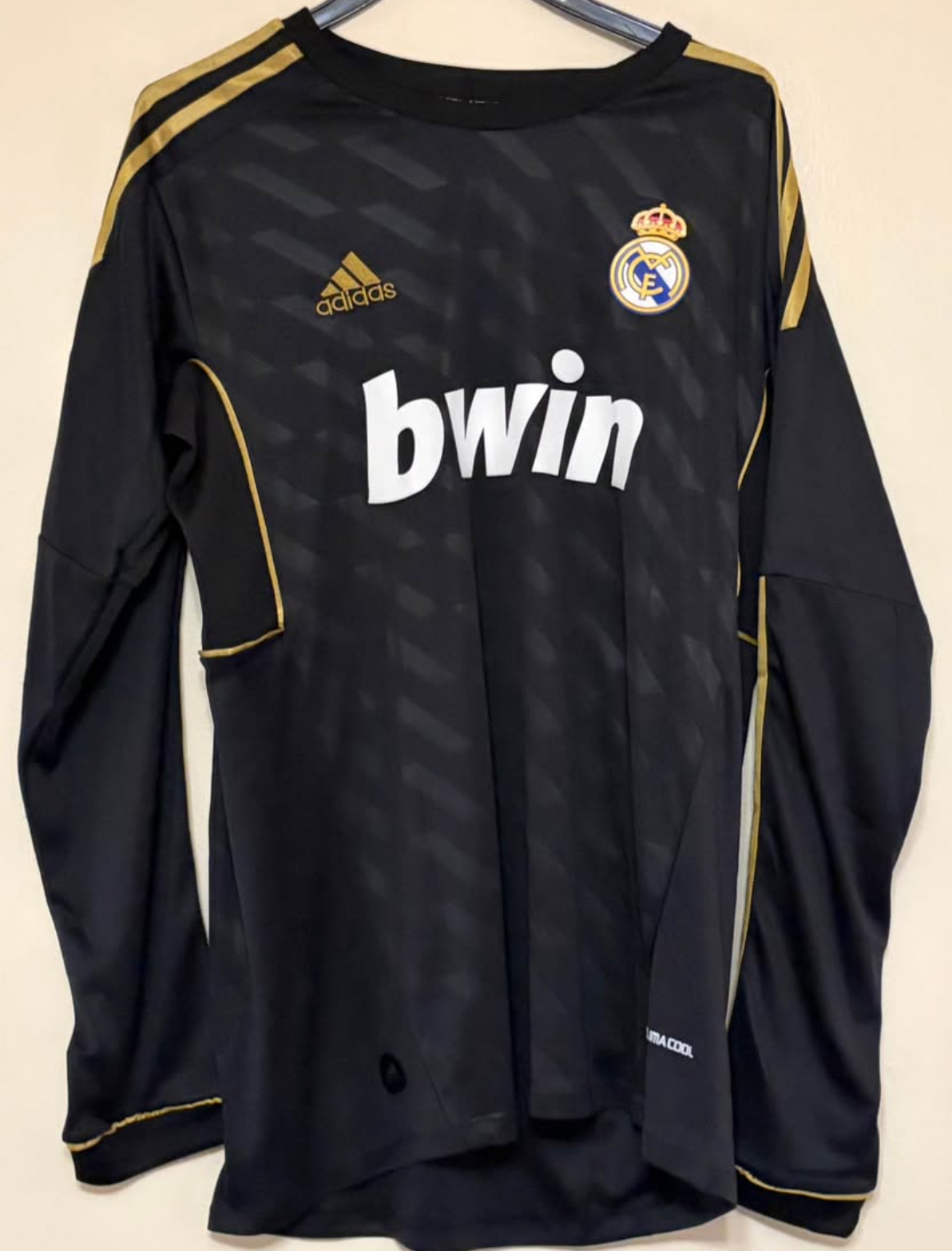 CRISTIANO RONALDO REAL MADRID BLACK AND GOLD LONG SLEEVE JERSEY