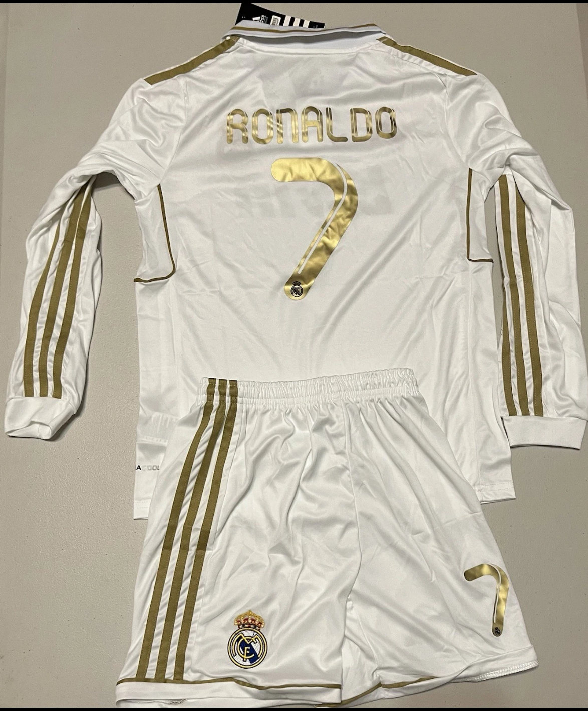 RONALDO REAL MADRID LONG SLEEVE WHITE AND GOLD KIDS SET