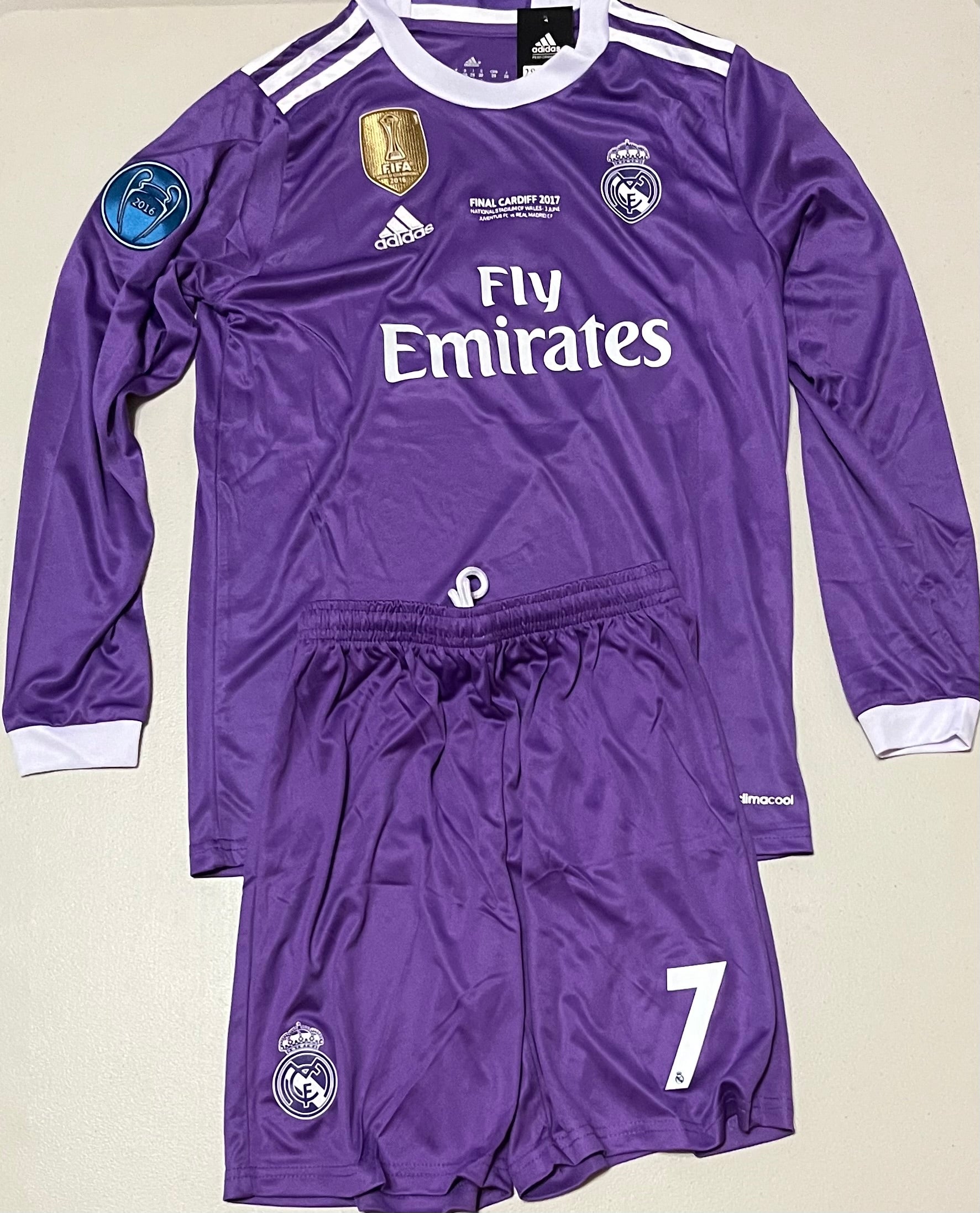 Ronaldo Real Madrid 16/17 championships league final long sleeve kids retro kids set