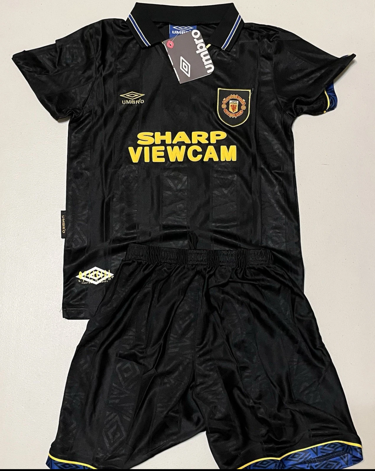 CANTONA BLACK MAN U RETRO KIDS SET