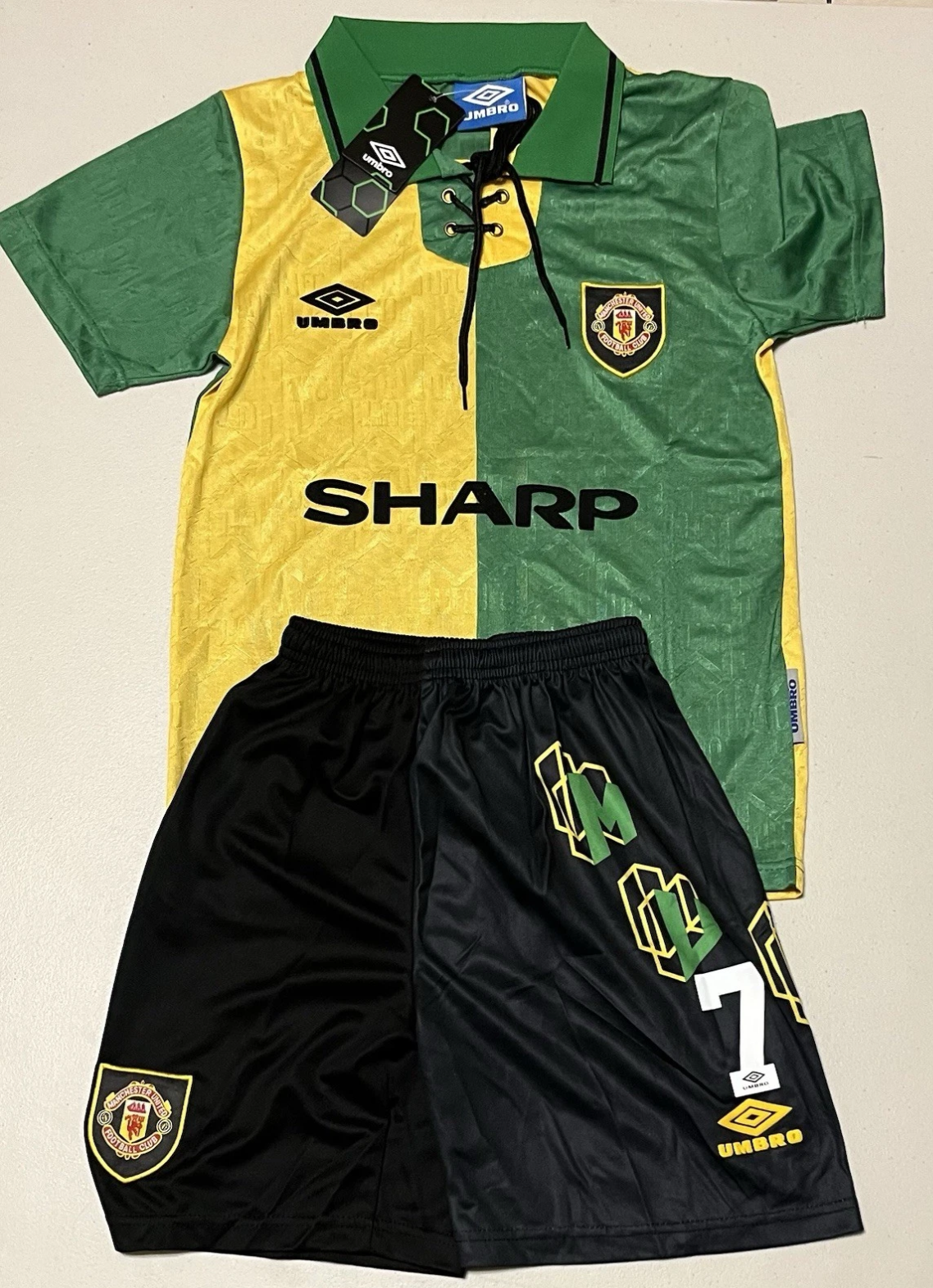 CANTONA MAN U RETRO KIDS SET