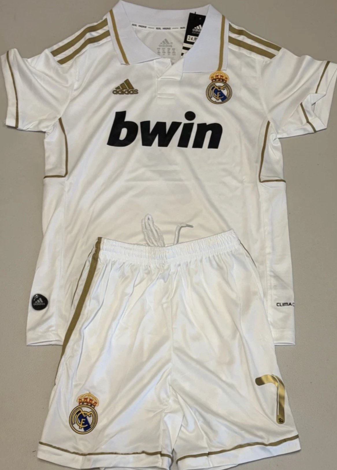 RONALDO WHITE AND GOLD REAL MADRID KIDS SET