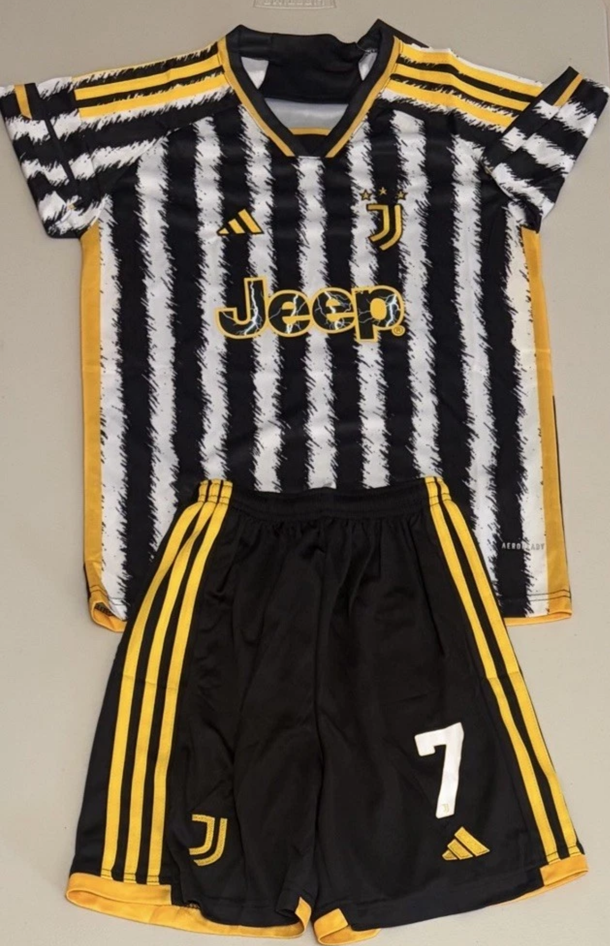 RONALDO JUVENTUS AWAY KIDS SET
