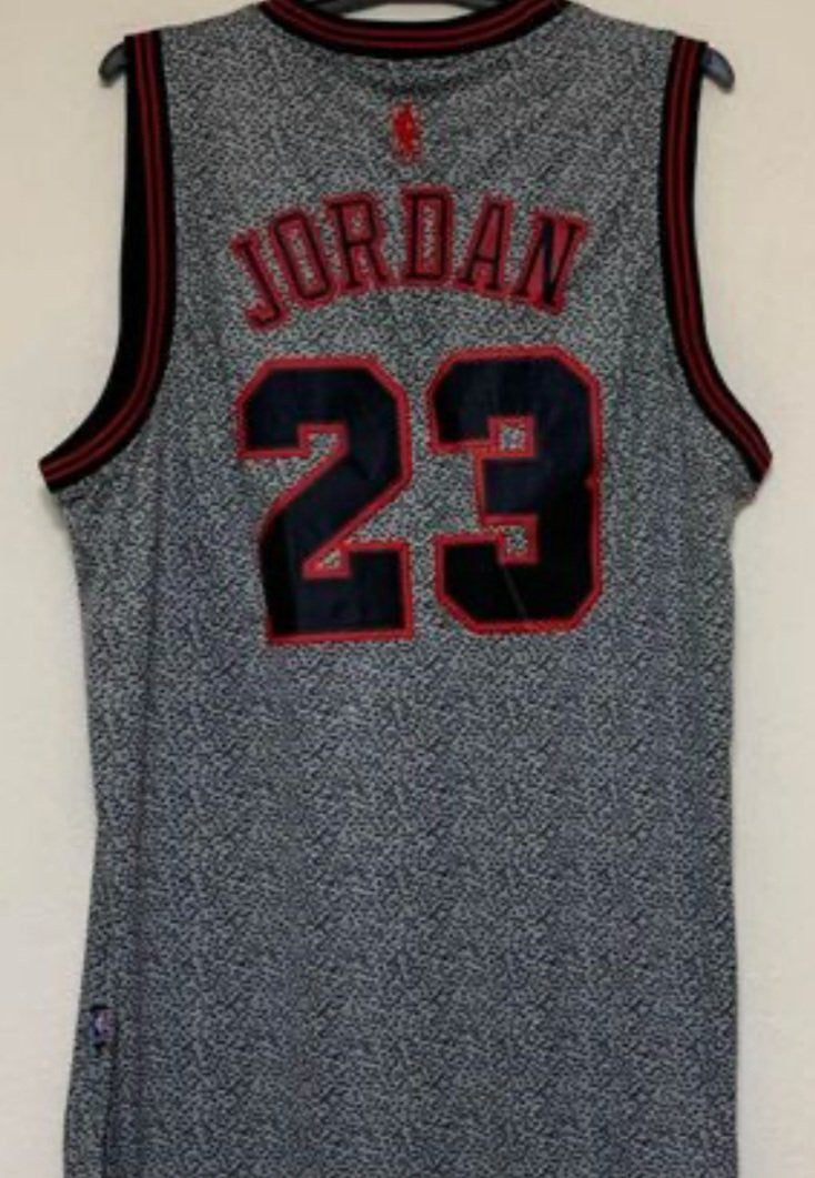 JORDAN BULLS 23 GREY JERSEY