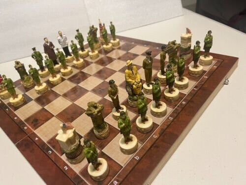 Usa And Soviet Union Ww2 Chess Set With Wooden Board