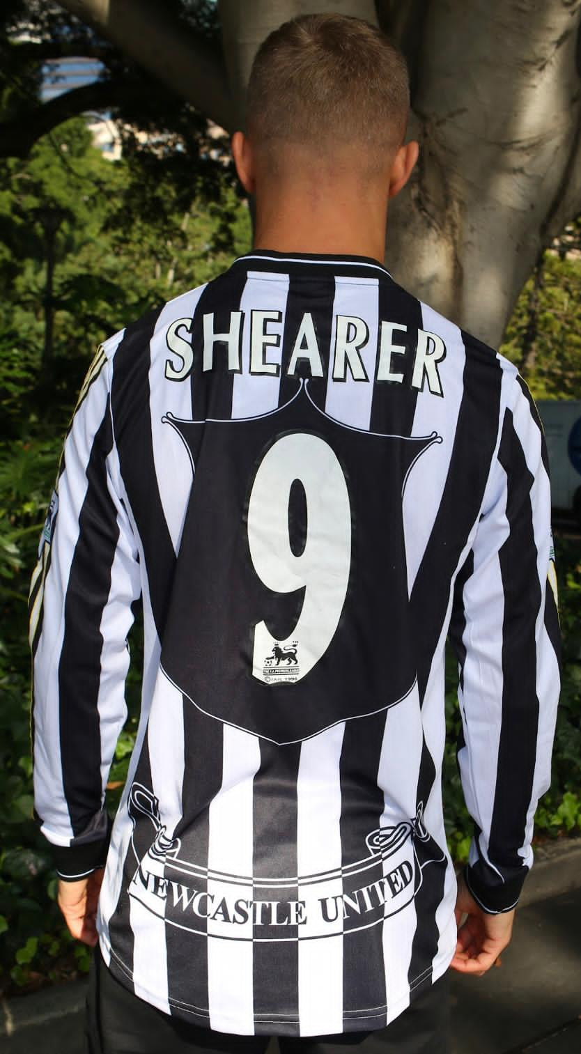 ALAN SHEARER 9 NEWCASTLE LONG SLEEVE JERSEY